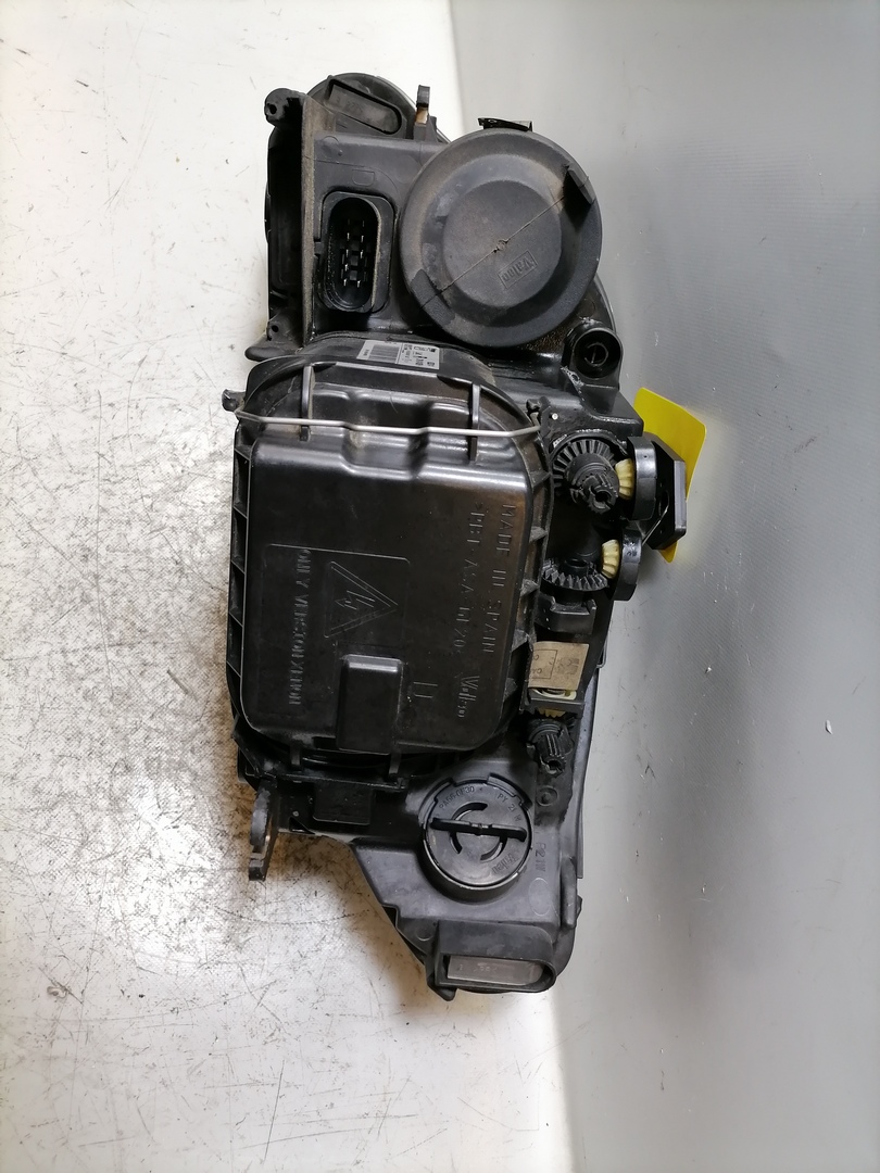 Seat Exeo original Scheinwerfer vorn rechts Halogen Bj.2012